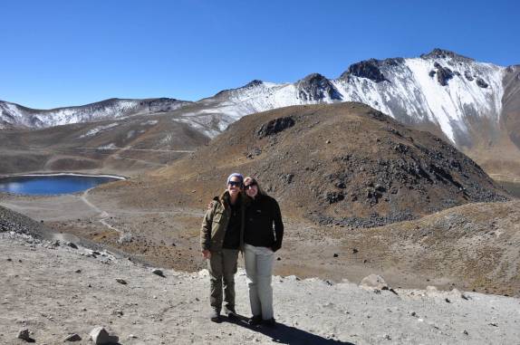 A Ana e a Val, amigas desde criança, na crista do Nevado de Toluca, na região central do México